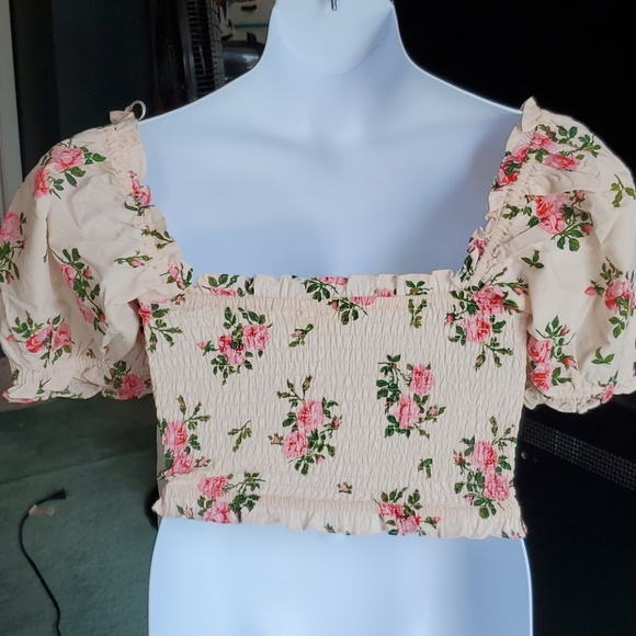 New Kate Hudson Happy Nature Floral Crop Top - Picture 6 of 8